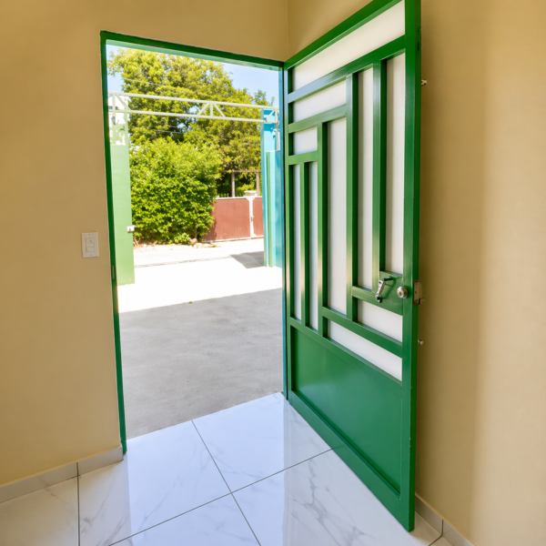 𝗖𝗔𝗦𝗔 𝗡𝗨𝗘𝗩𝗔 𝗘𝗡 𝗟𝗢𝗨𝗥𝗗𝗘𝗦 𝗖𝗢𝗟𝗢𝗡 𝗘𝗟 𝗦𝗔𝗟𝗩𝗔𝗗𝗢𝗥 – 𝗟𝗜𝗦𝗧𝗔 𝗣𝗔𝗥𝗔 𝗘𝗦𝗧𝗥𝗘𝗡𝗔𝗥